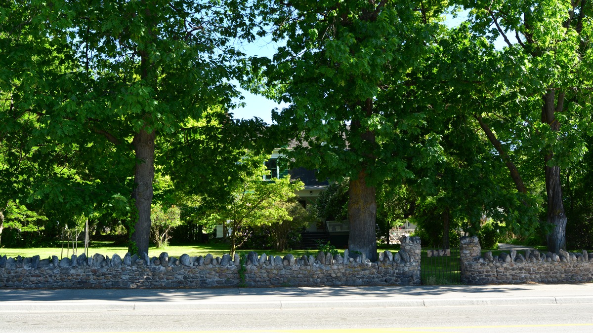 Gibson House residential architecture in Penticton, British Columbia